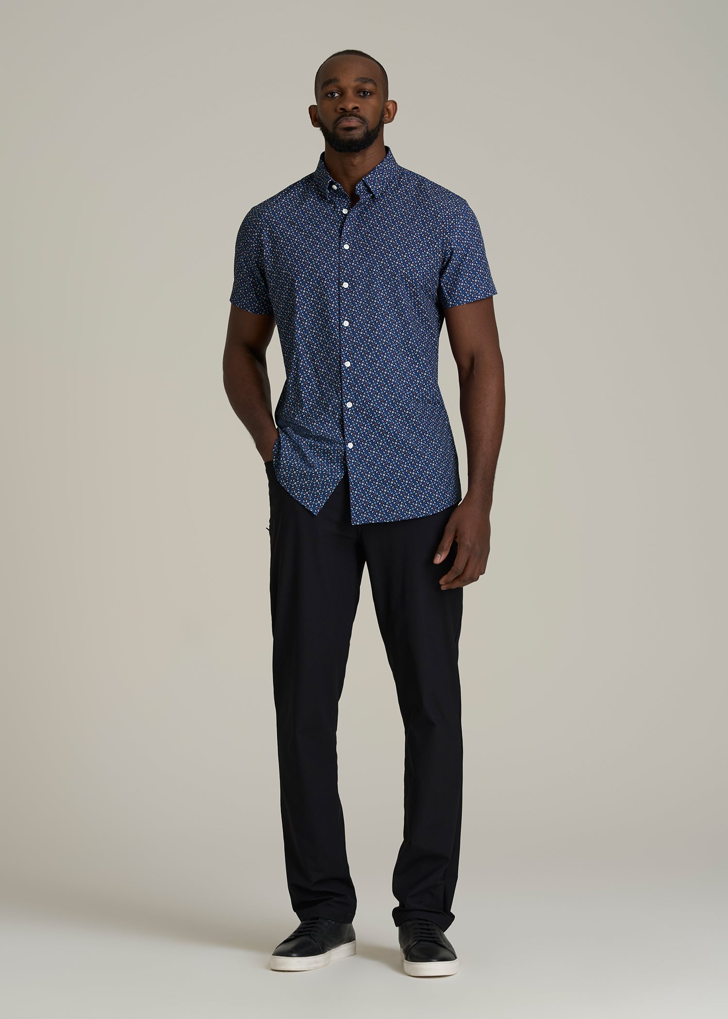 Short Sleeve Traveler Stretch Button Shirt for Tall Men in Blue Fleck