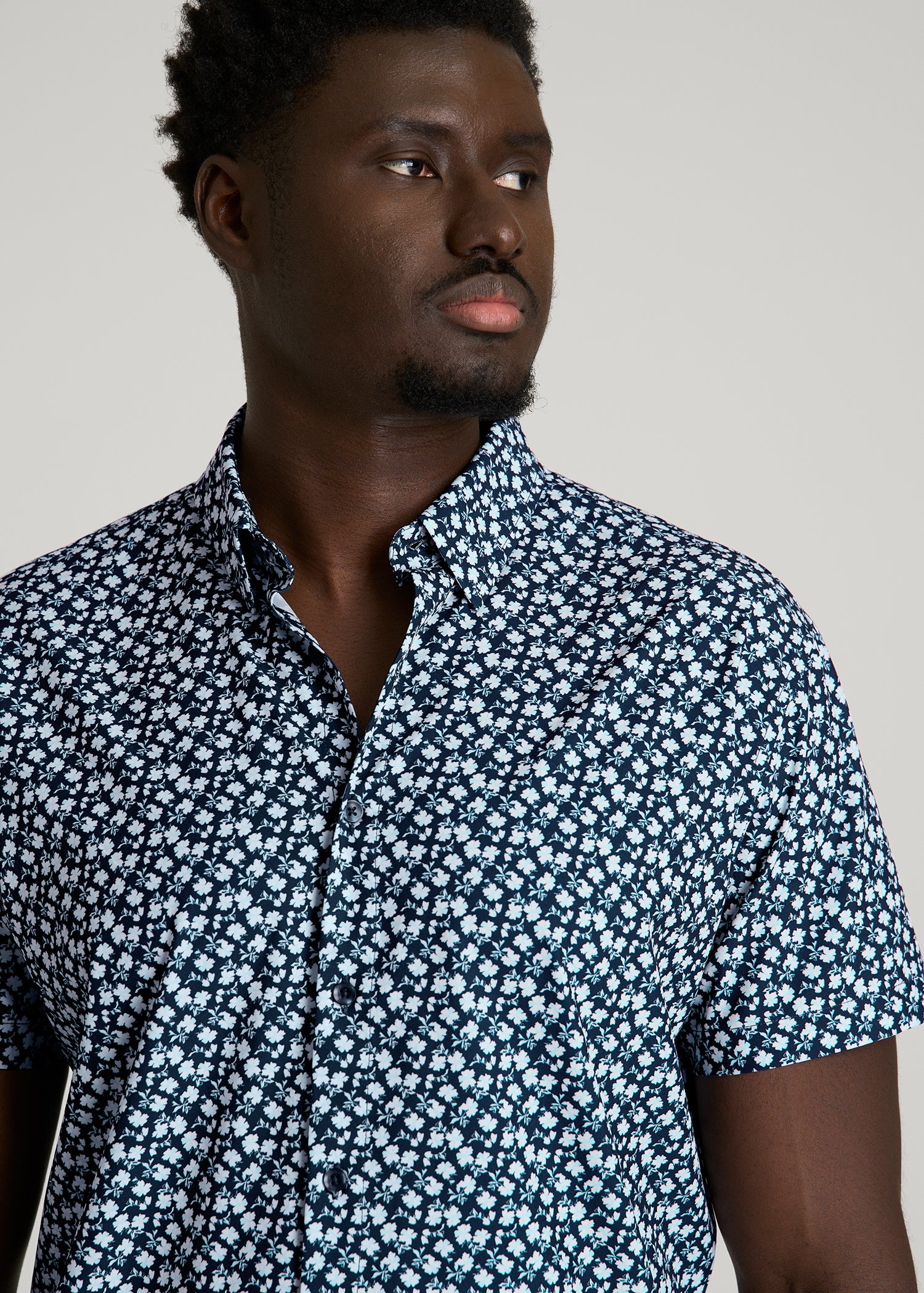 Short Sleeve Traveler Stretch Button Shirt for Tall Men in Ice Blue Mini Floral