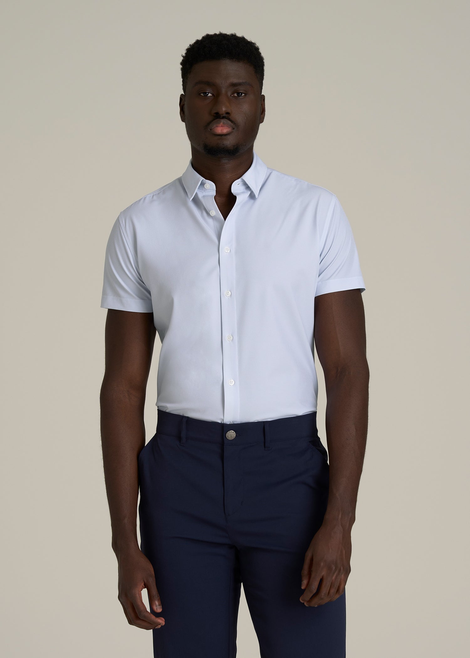 Short Sleeve Traveler Stretch Button Shirt for Tall Men in Light Grey Chevron