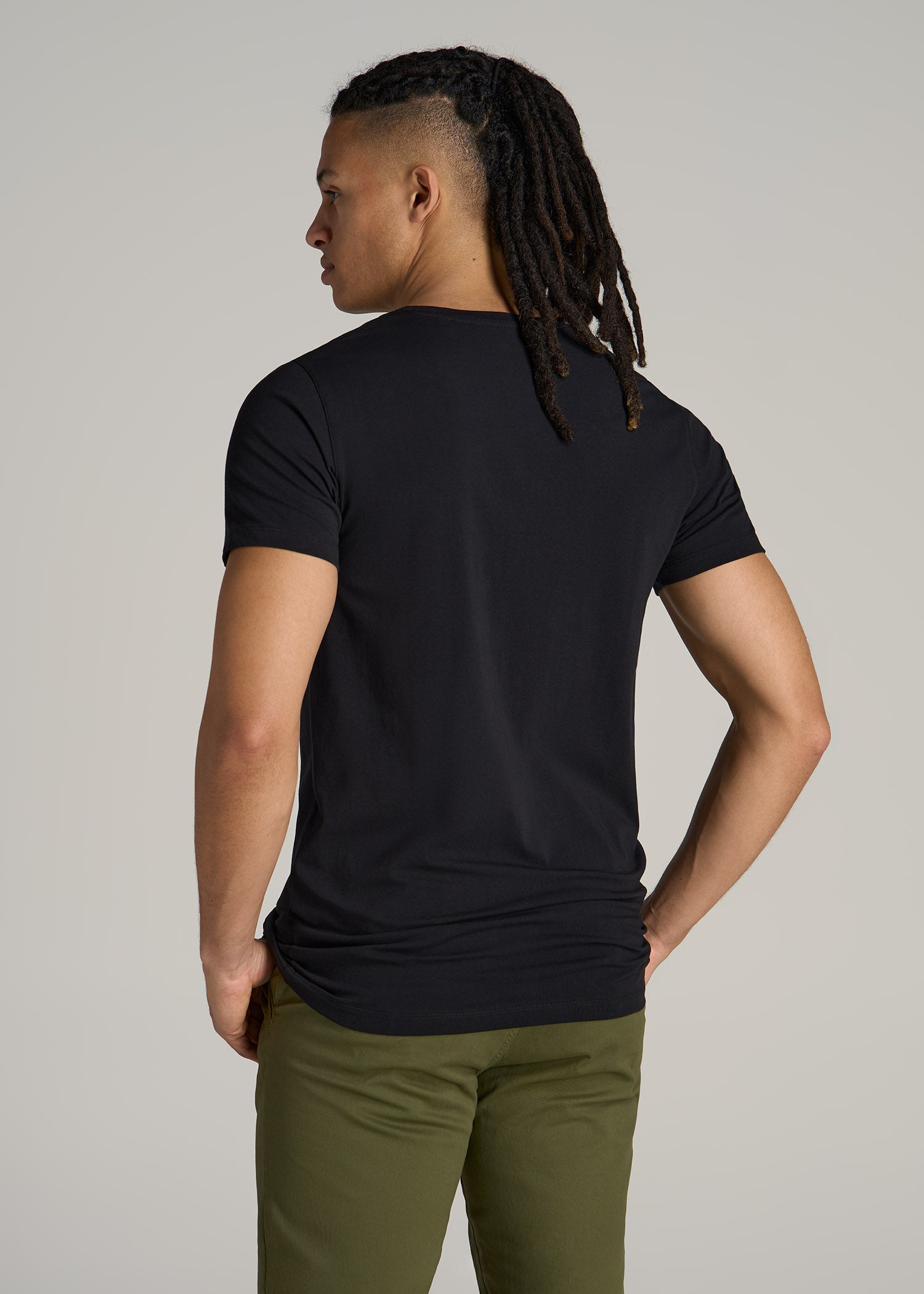 The Essential MODERN-FIT V-Neck Tee for Tall Men in Black