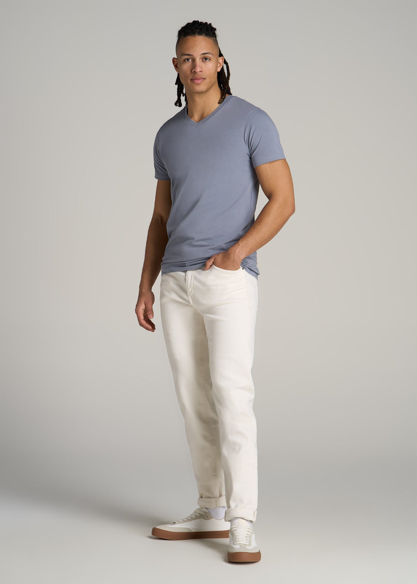 Stretch Cotton MODERN-FIT V-Neck T-Shirt for Tall Men in Skyline Grey