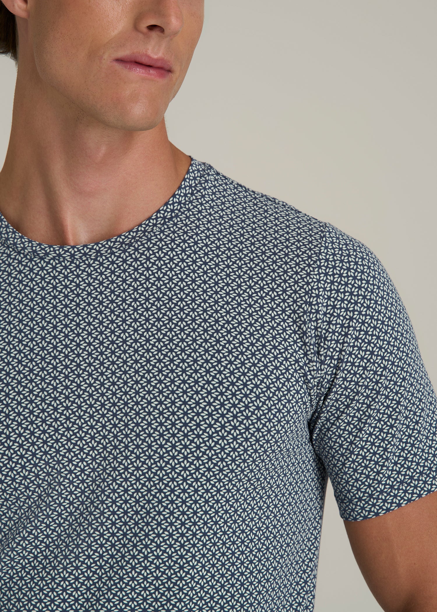 Stretch Pima Cotton Printed Tee for Tall Men in Grey and Blue Geometric