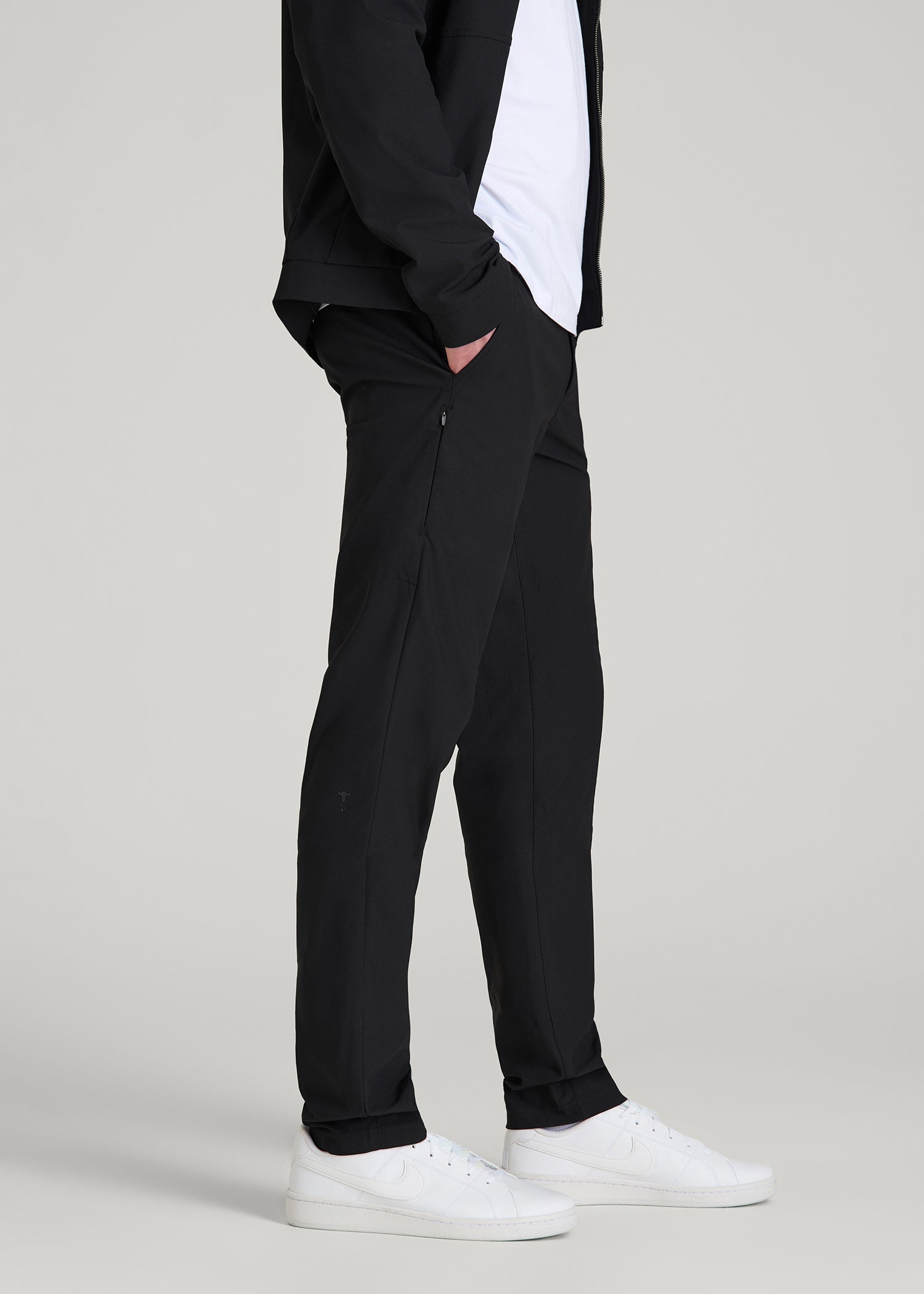 Traveler Chino 2.0 for Tall Men in Black 32 / 34 / Black Traveler Chino 2.0 for Tall Men in Black 32 / 34 / Black