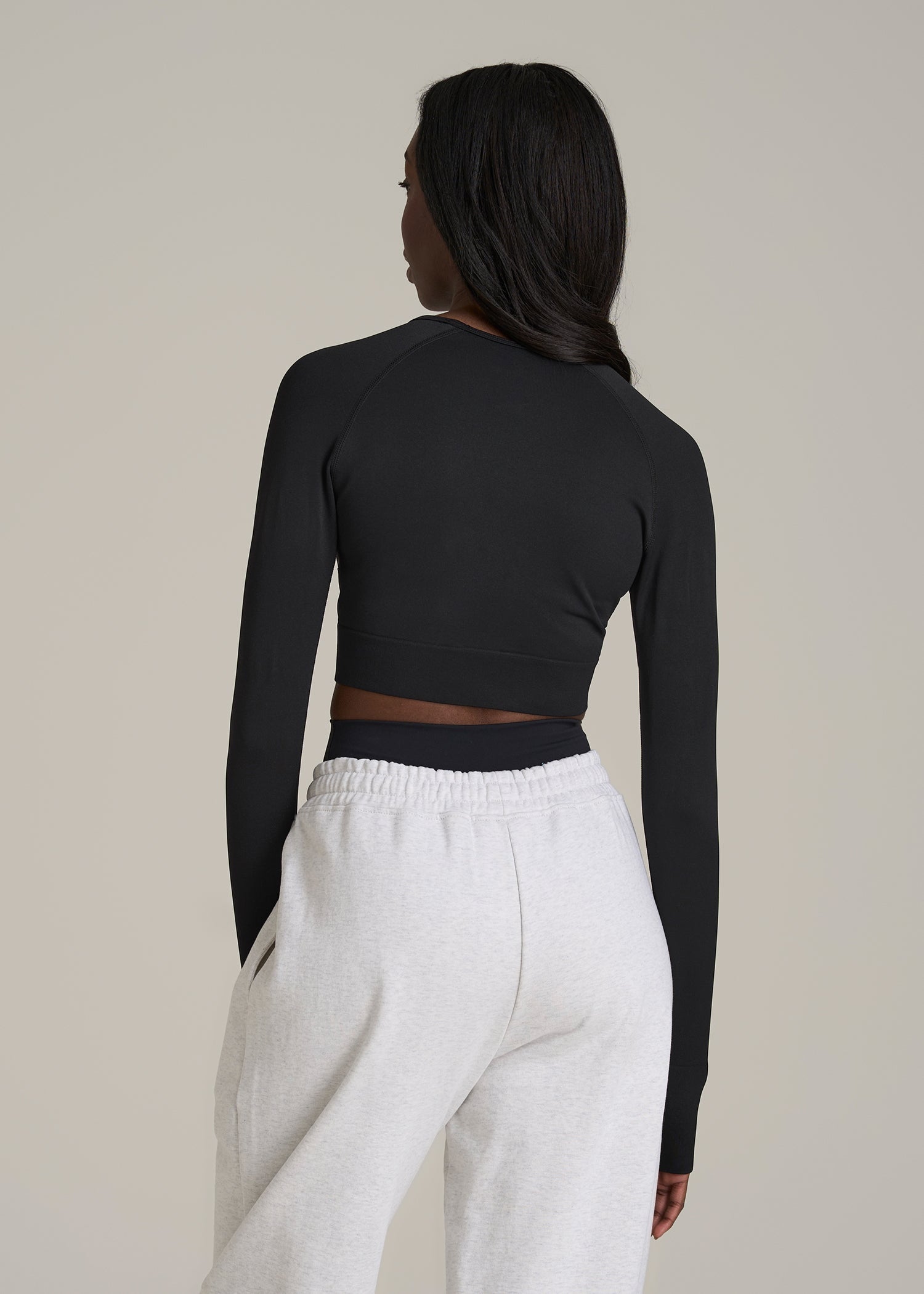 Compression Long Sleeve Cropped Training Top for Tall Women in Black