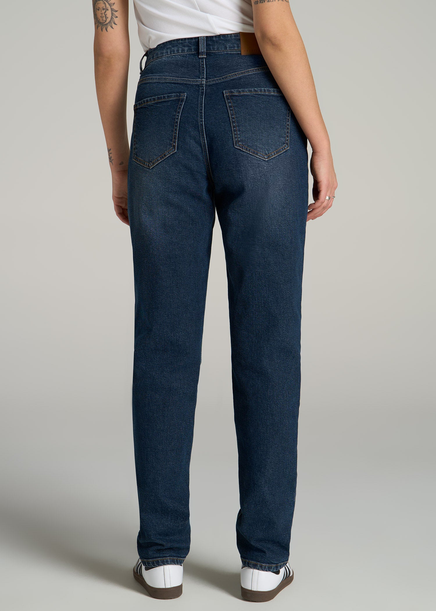 Women's Mid Rise Relaxed Straight Jeans