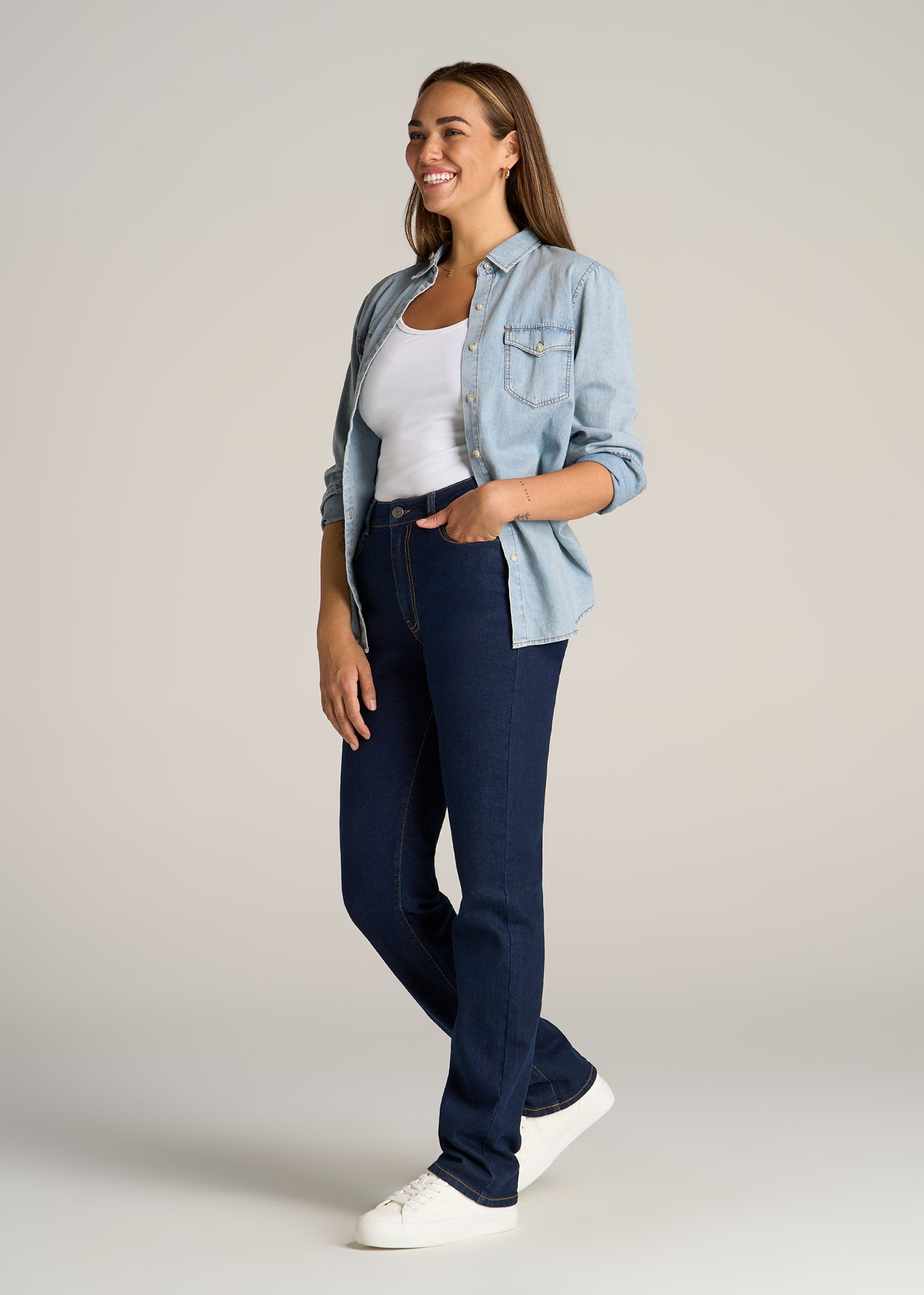 High Waisted Jeans in Dark Blue - TAILORED ATHLETE - USA