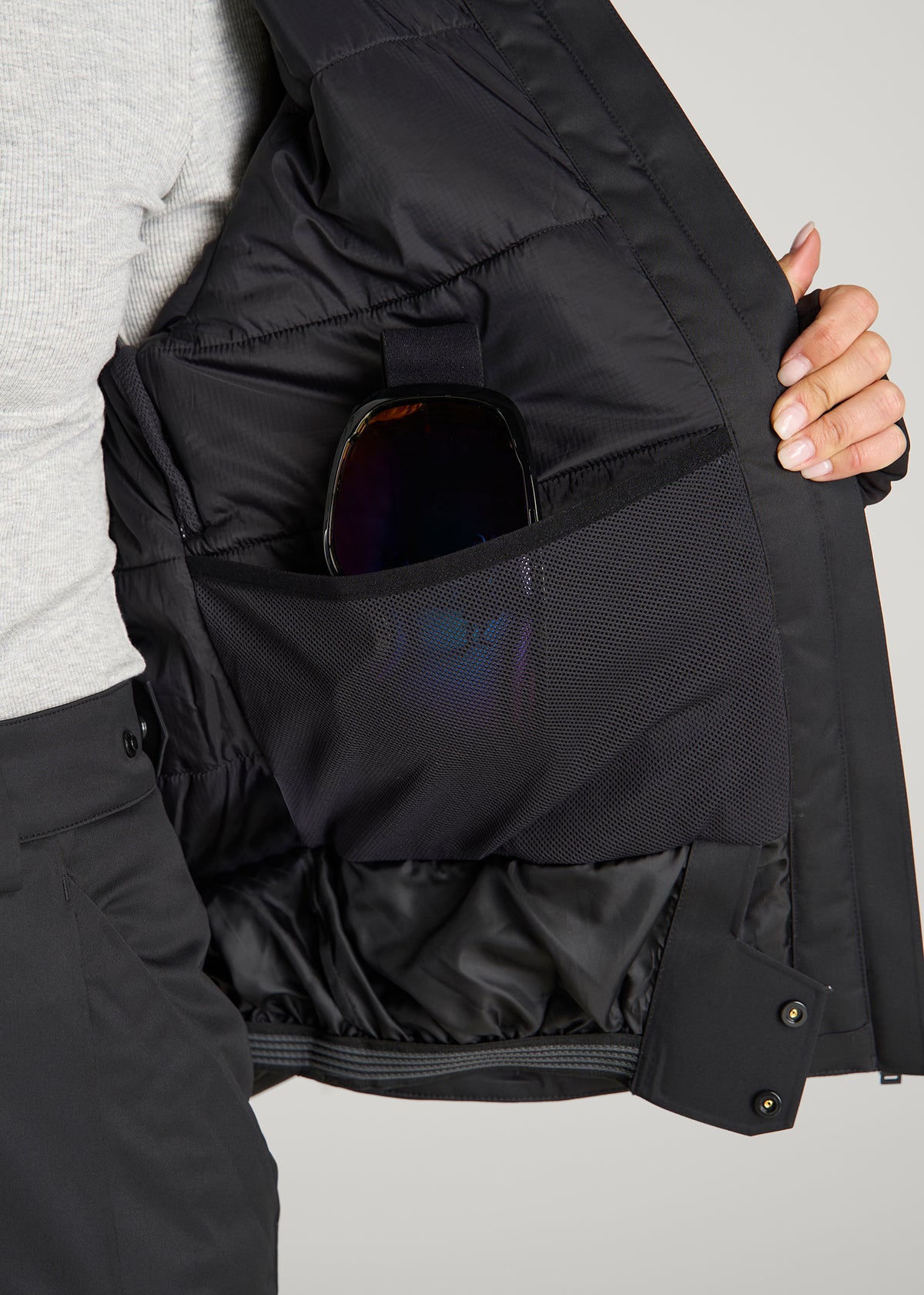 Insulated Ski Jacket for Tall Women in Black