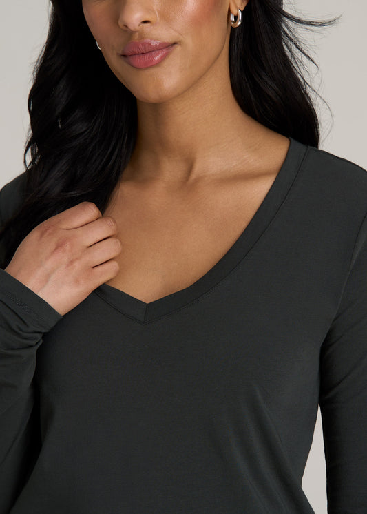 Long Sleeve Scoop V-Neck Tee Shirt for Tall Women in Pine Grove