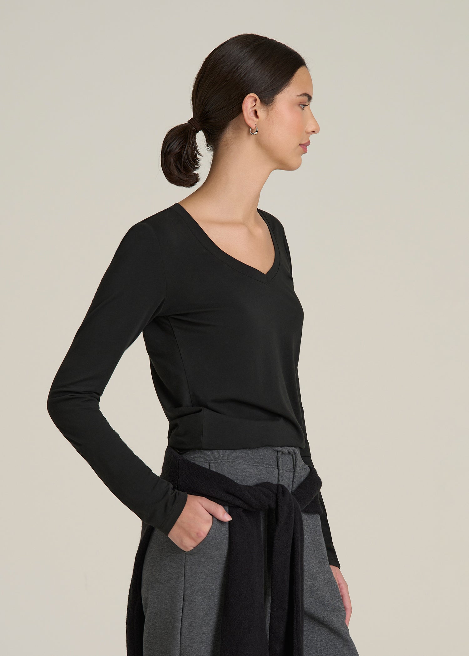 Long Sleeve Scoop V-Neck Tee Shirt for Tall Women in Black