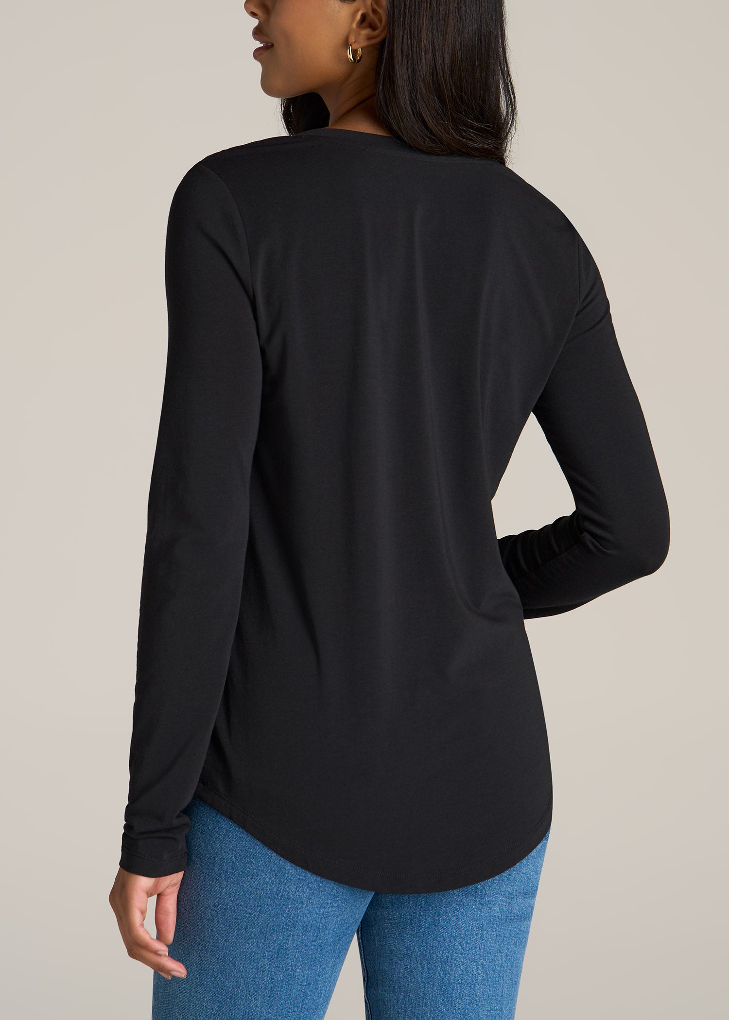 American-Tall-Women-Long-sleeve-scoop-v-neck-tee-Black-back