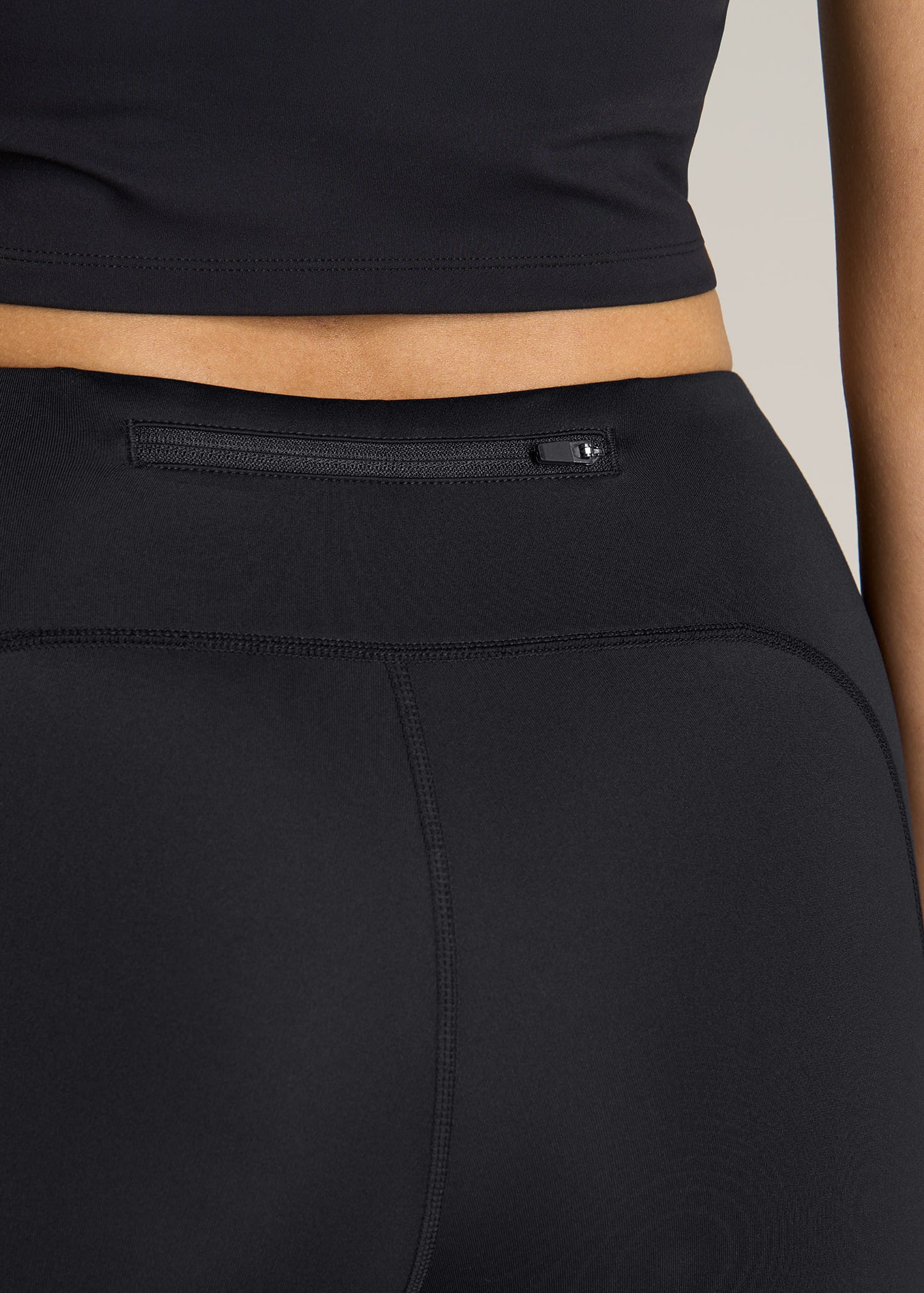 Pocket-detail sports tights - Black - Ladies