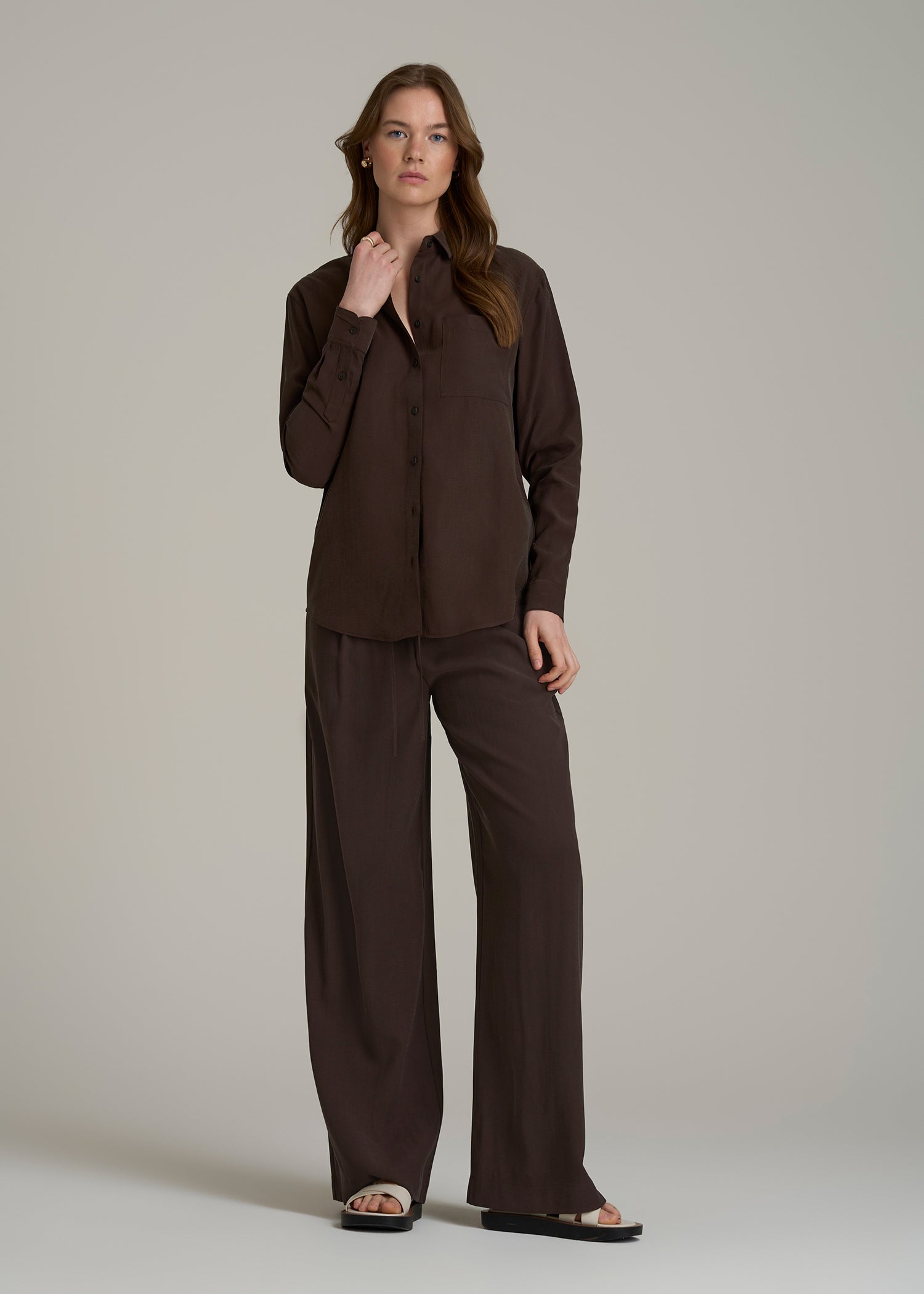 Relaxed Button-Up Single-Pocket Blouse for Tall Women in Espresso
