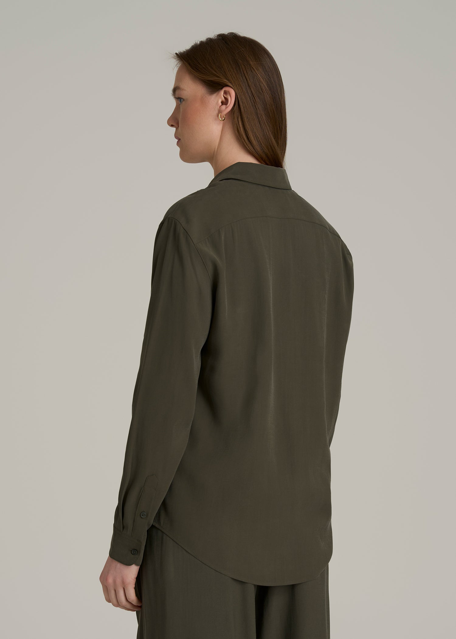 Relaxed Button-Up Single-Pocket Blouse for Tall Women in Forest Night