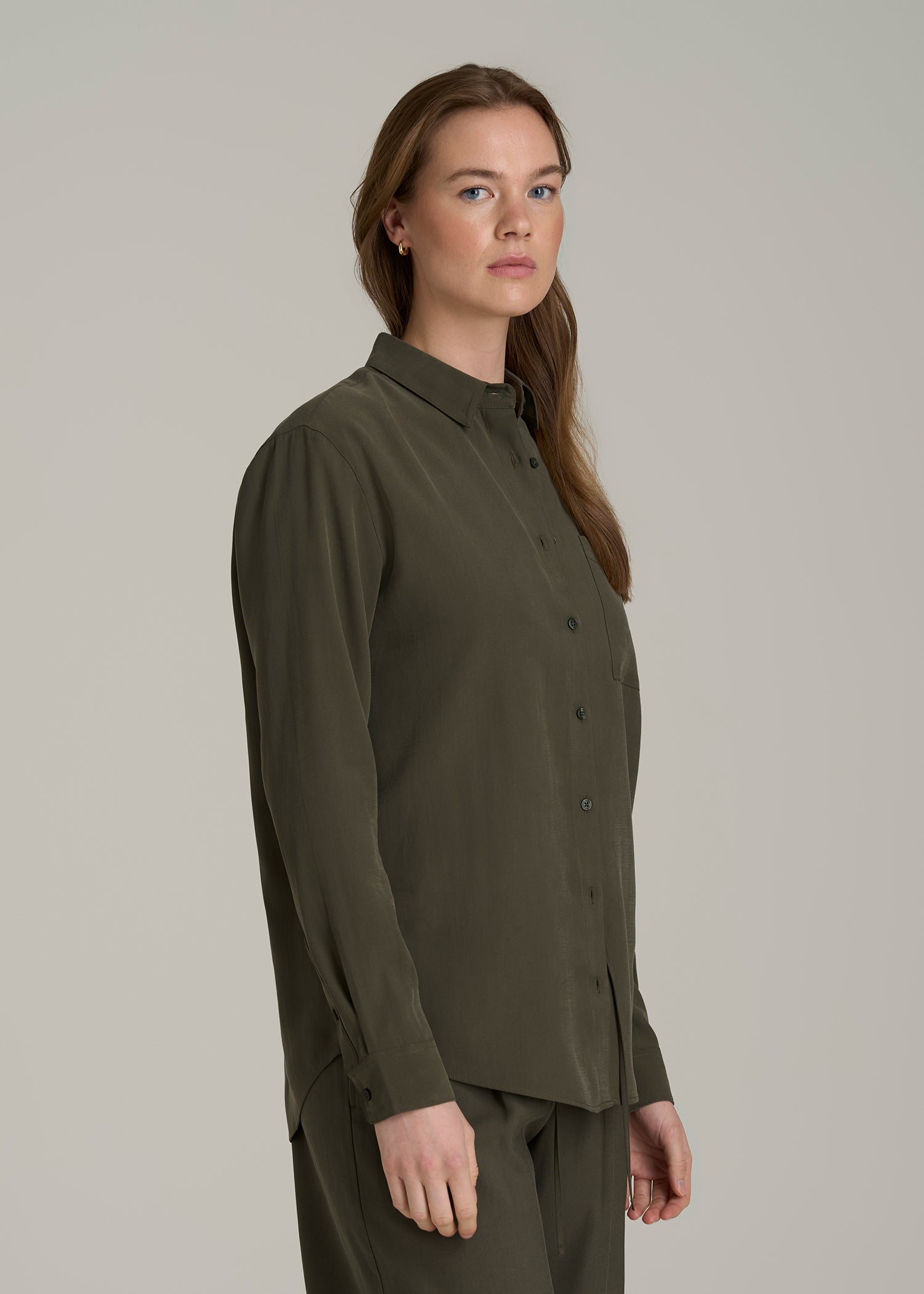 Relaxed Button-Up Single-Pocket Blouse for Tall Women in Forest Night