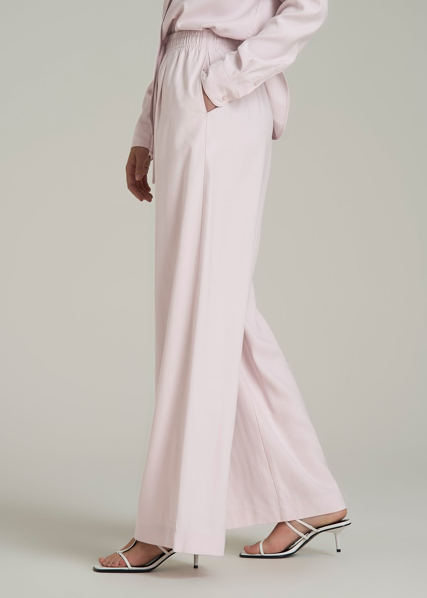 Relaxed Pull-On Pants for Tall Women in Grey Lilac