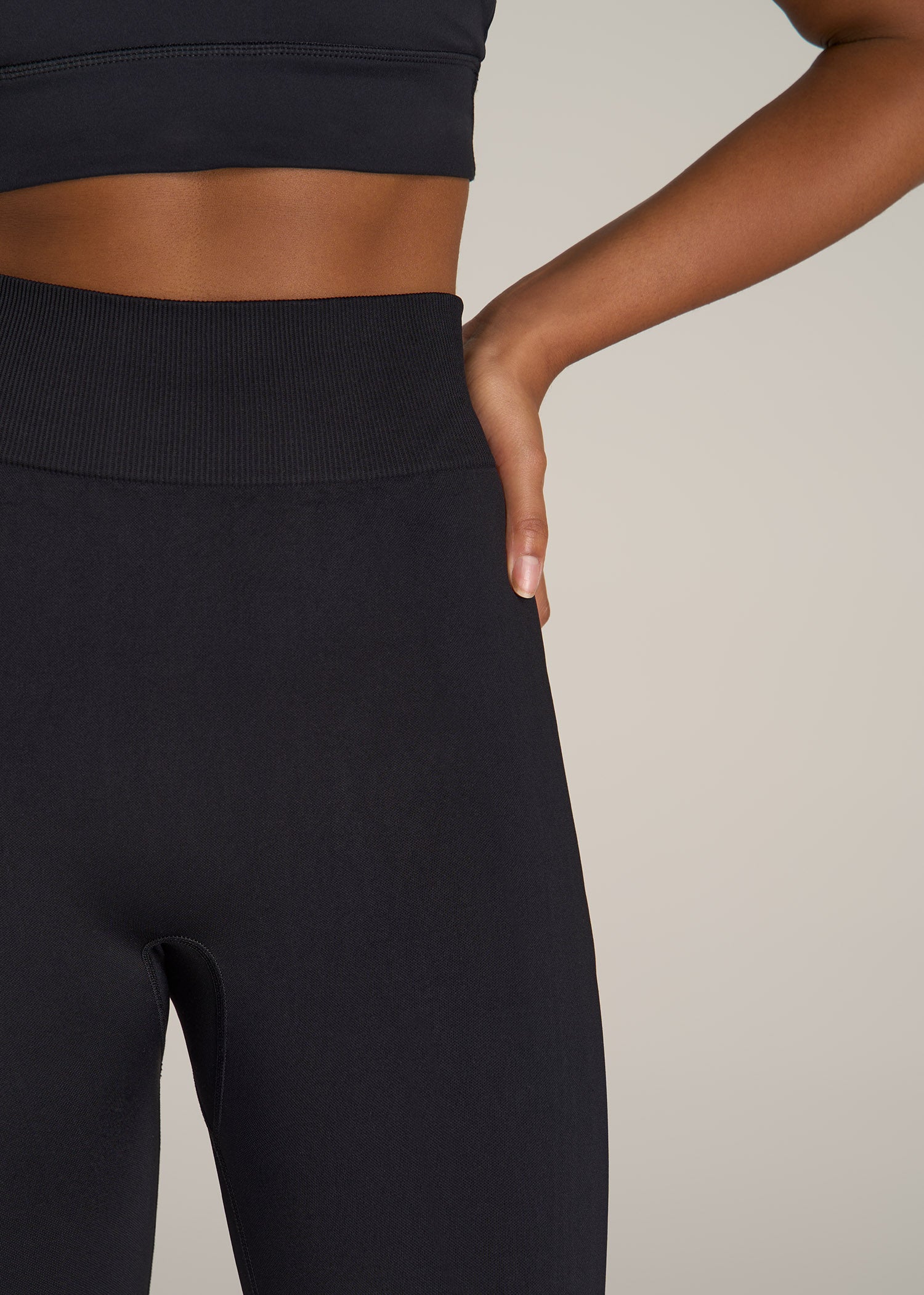 American-Tall-Women-Seamless-Compression-Legging-Solid-Black-detail