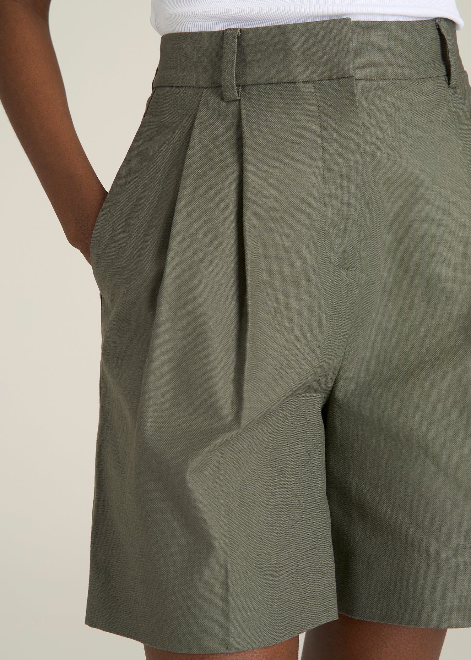 Stretch Cotton Linen Blend Pleated Shorts for Tall Women in Olive