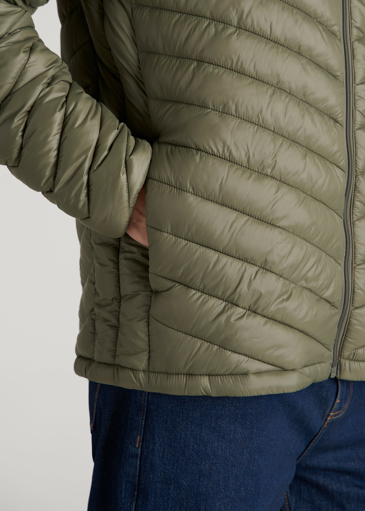 Packable Puffer Jacket for Tall Men in Olive