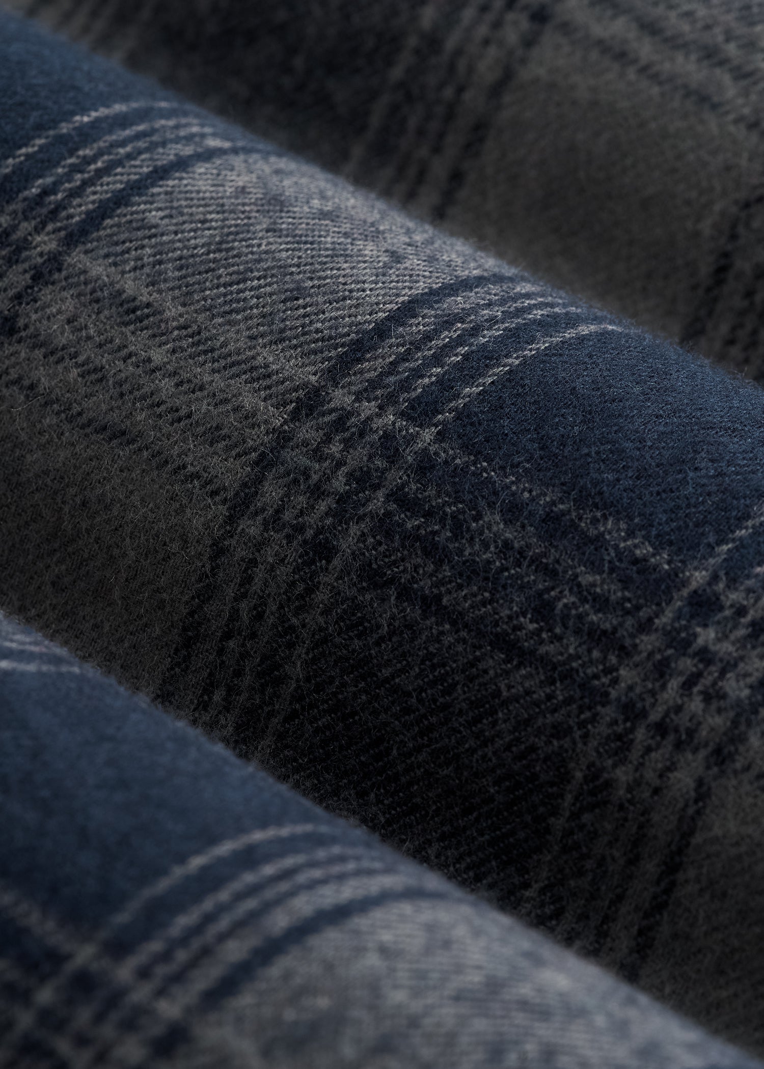 LJ&S Sherpa-Lined Shirt Jacket for Tall Men in Midnight Navy & Medium Grey Plaid