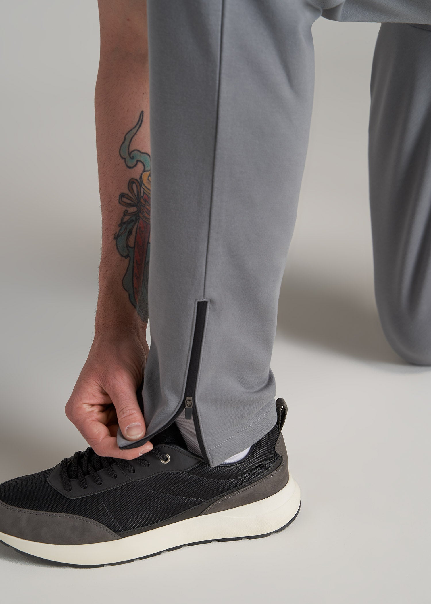         American-Tall-Men-Athleisure-Performance-Pant-Fossil-Grey-detail