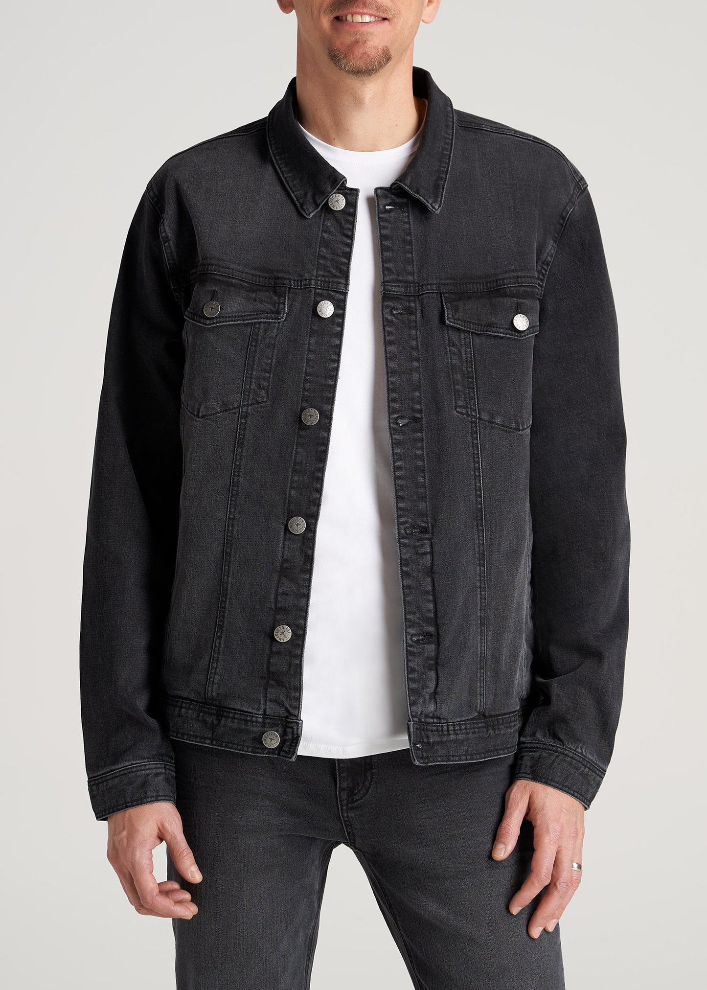 Men's Tall Denim Trucker Jacket in Washed Black M / Extra Tall / Washed Black