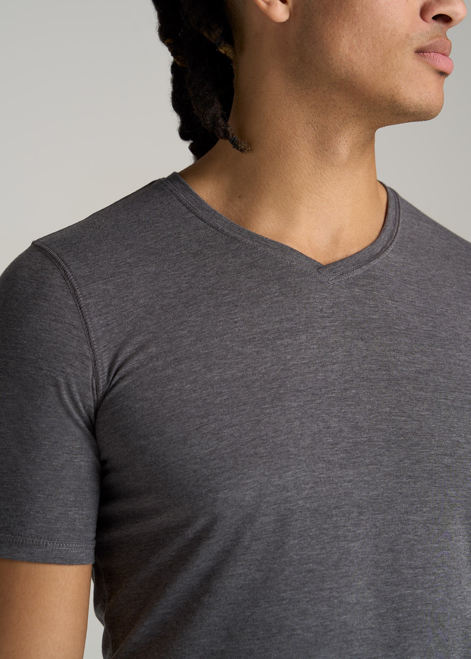    American-Tall-Men-Essential-SLIM-FIT-V-Neck-Tees-Charocal-Mix-detail