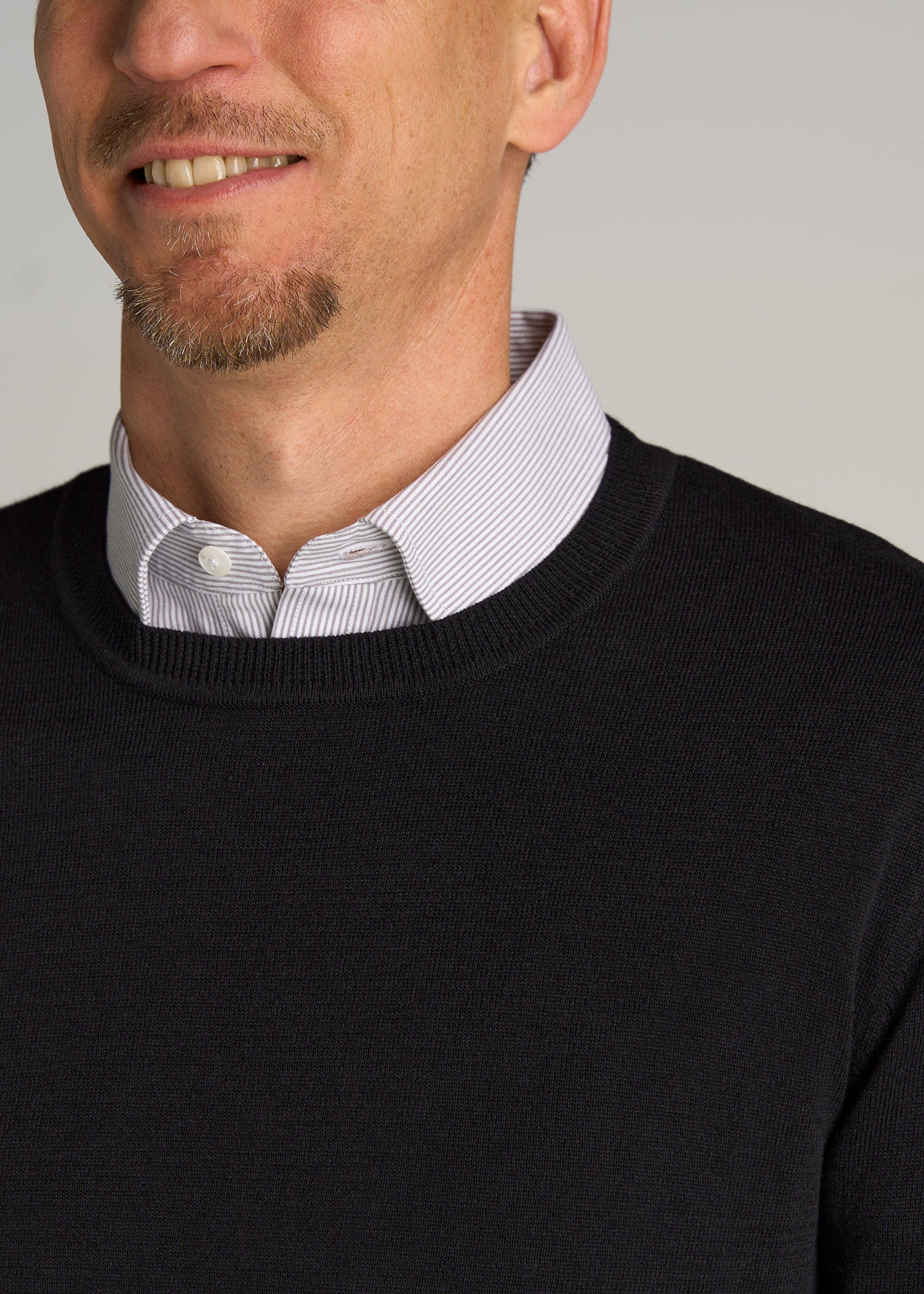    American-Tall-Men-Everyday-Crewneck-Sweater-Black-detail
