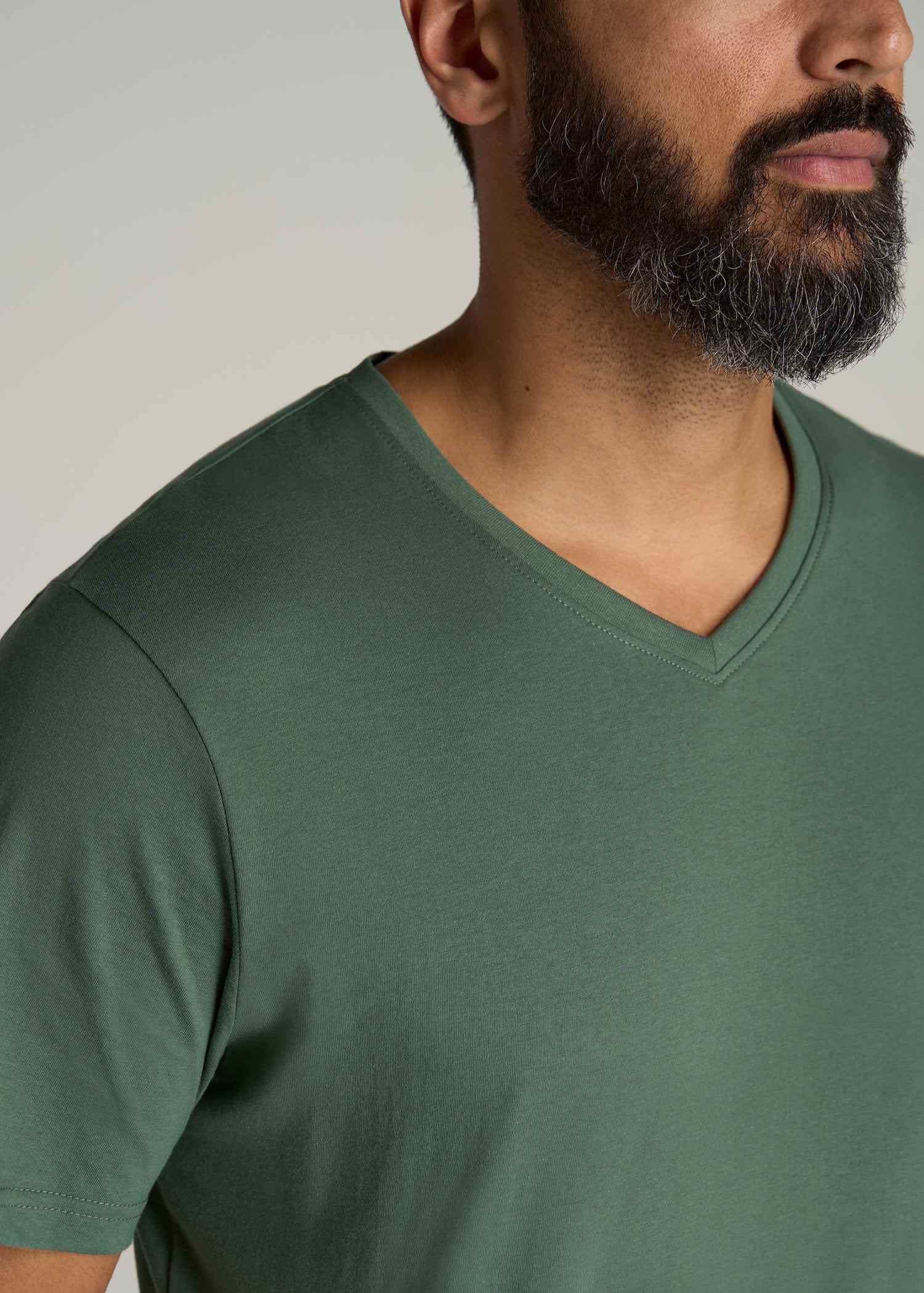     American-Tall-Men-Everyday-REGULAR-FIT-V-Neck-T-Shirt-Forest-Green-detail
