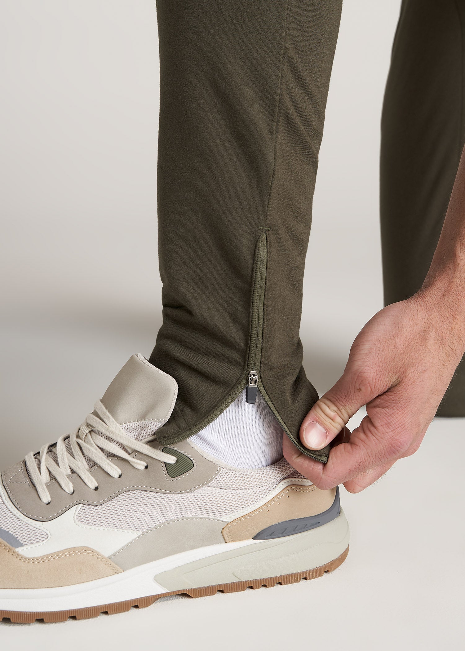       American-Tall-Men-Light-Weight-Tapered-French-Terry-Jogger-Camo-Green-detail