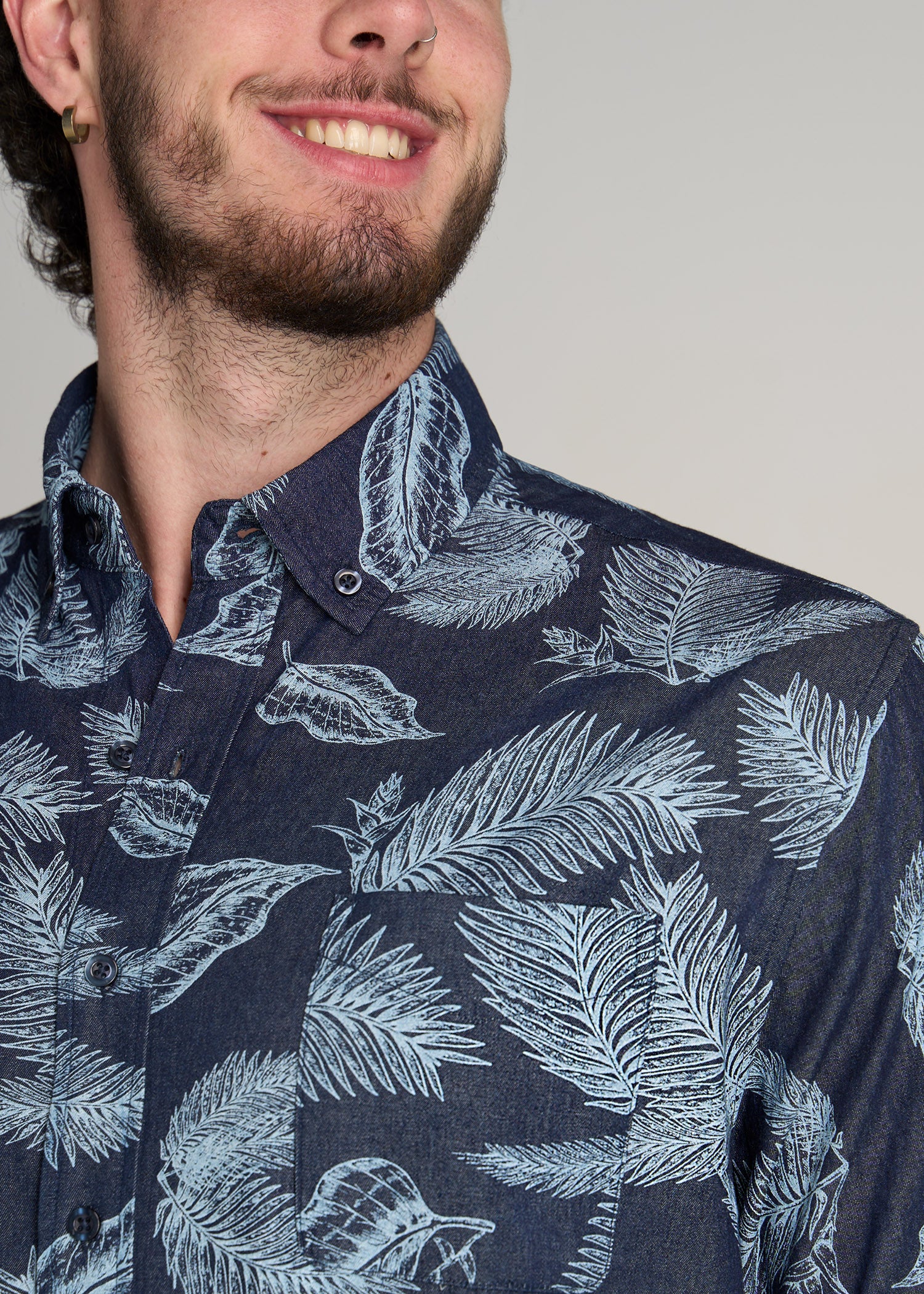 American-Tall-Men-Print-Chambray-Short-Sleeve-Button-Shirt-Dark-Grey-Palm-Print-detail