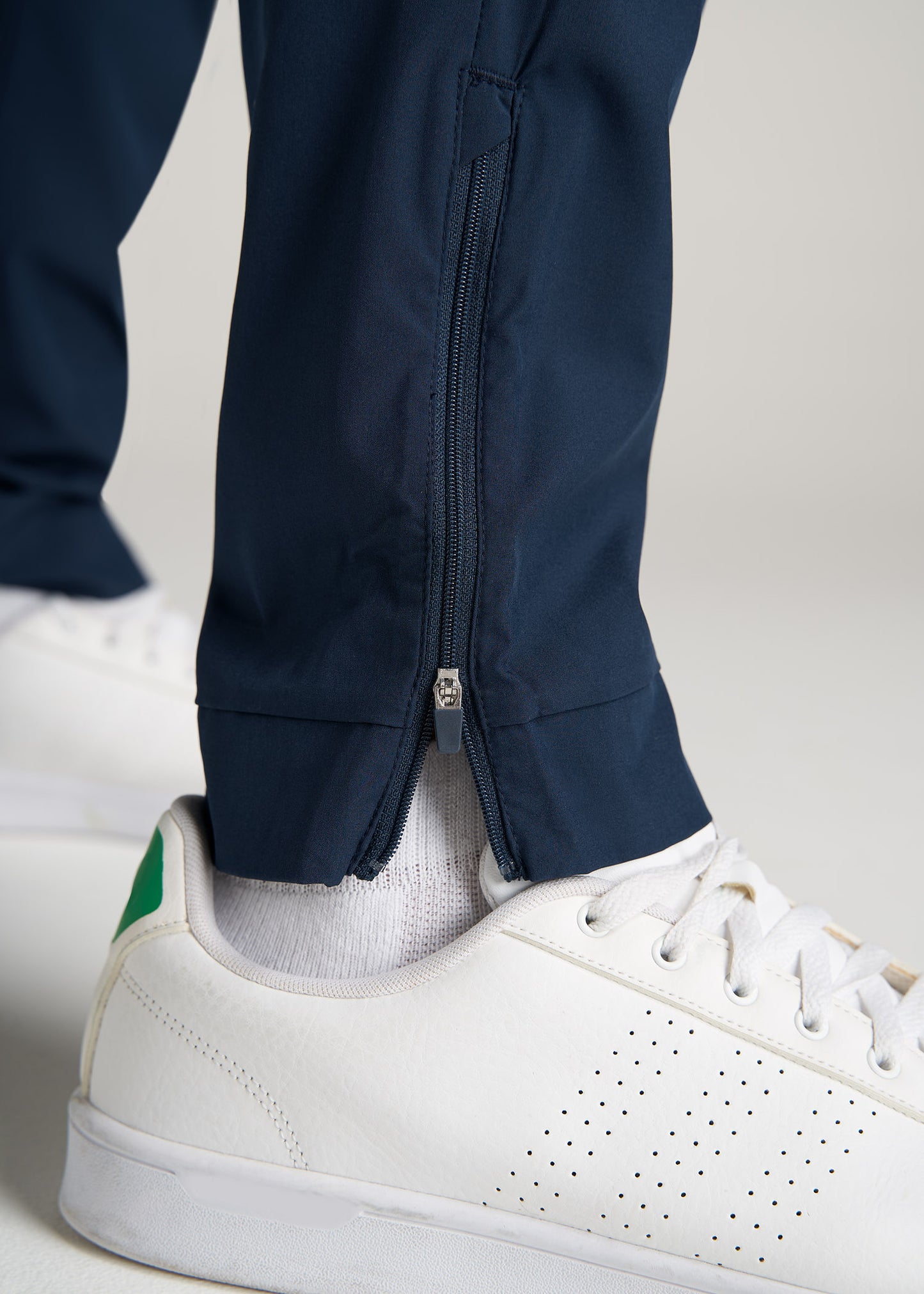American-Tall-Men-TaperedFit-LightWeight-AthleticPant-Navy-detail