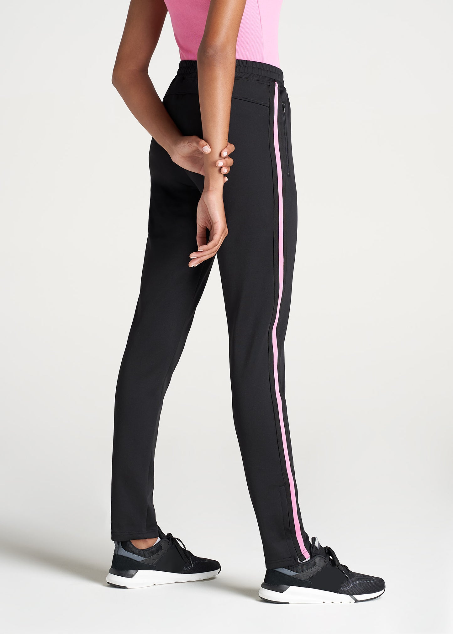 https://americantall.com/cdn/shop/products/American-Tall-Women-Athletic-StripePant-Black_Pink-back_1445x.jpg?v=1629413211