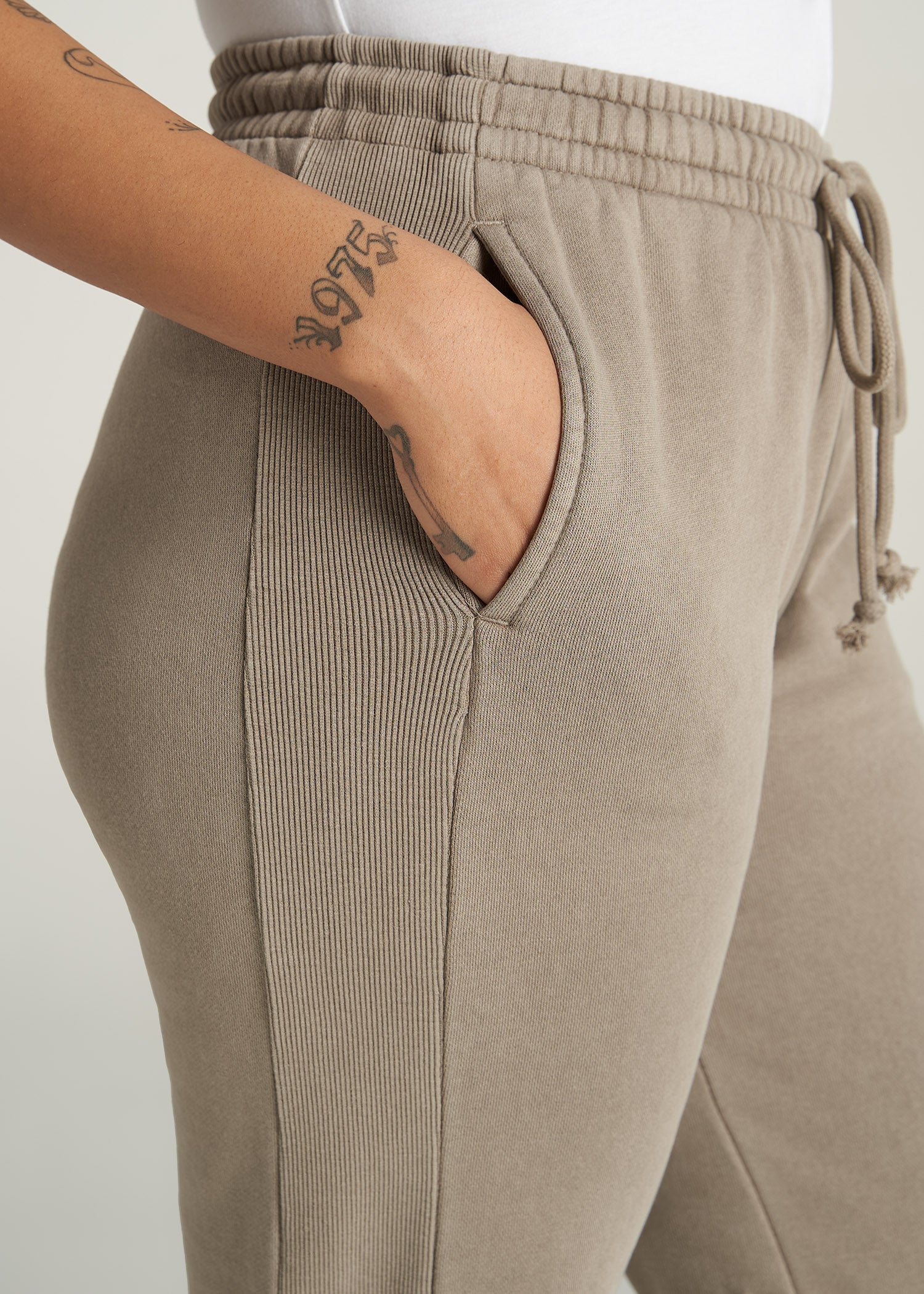    American-Tall-Women-GarmentDye-Sweatpants-Khaki-detail