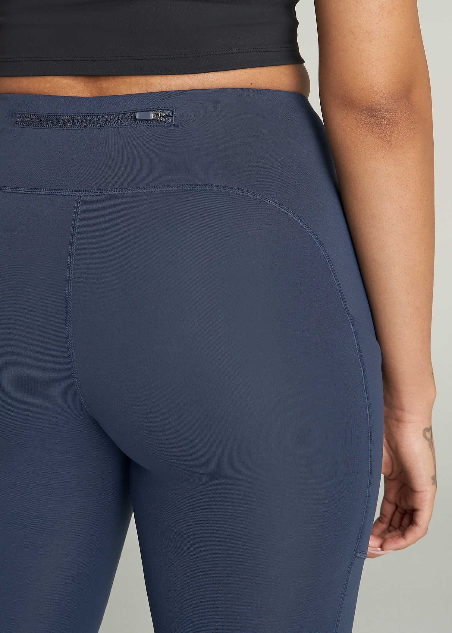 Active Leggings with Pockets for Tall Women in Navy
