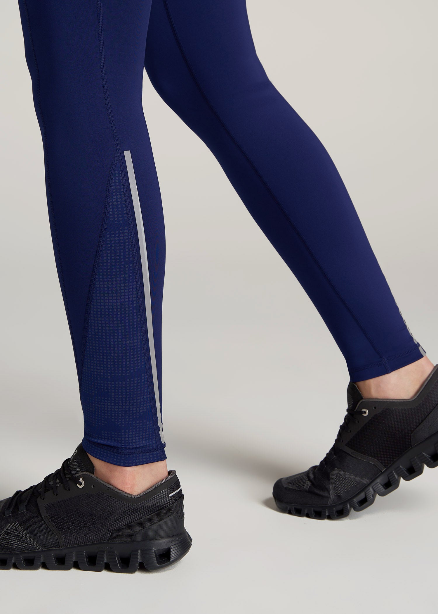 Lululemon Womens 6 Navy Blue With Mesh Athletic Leggings Pants 