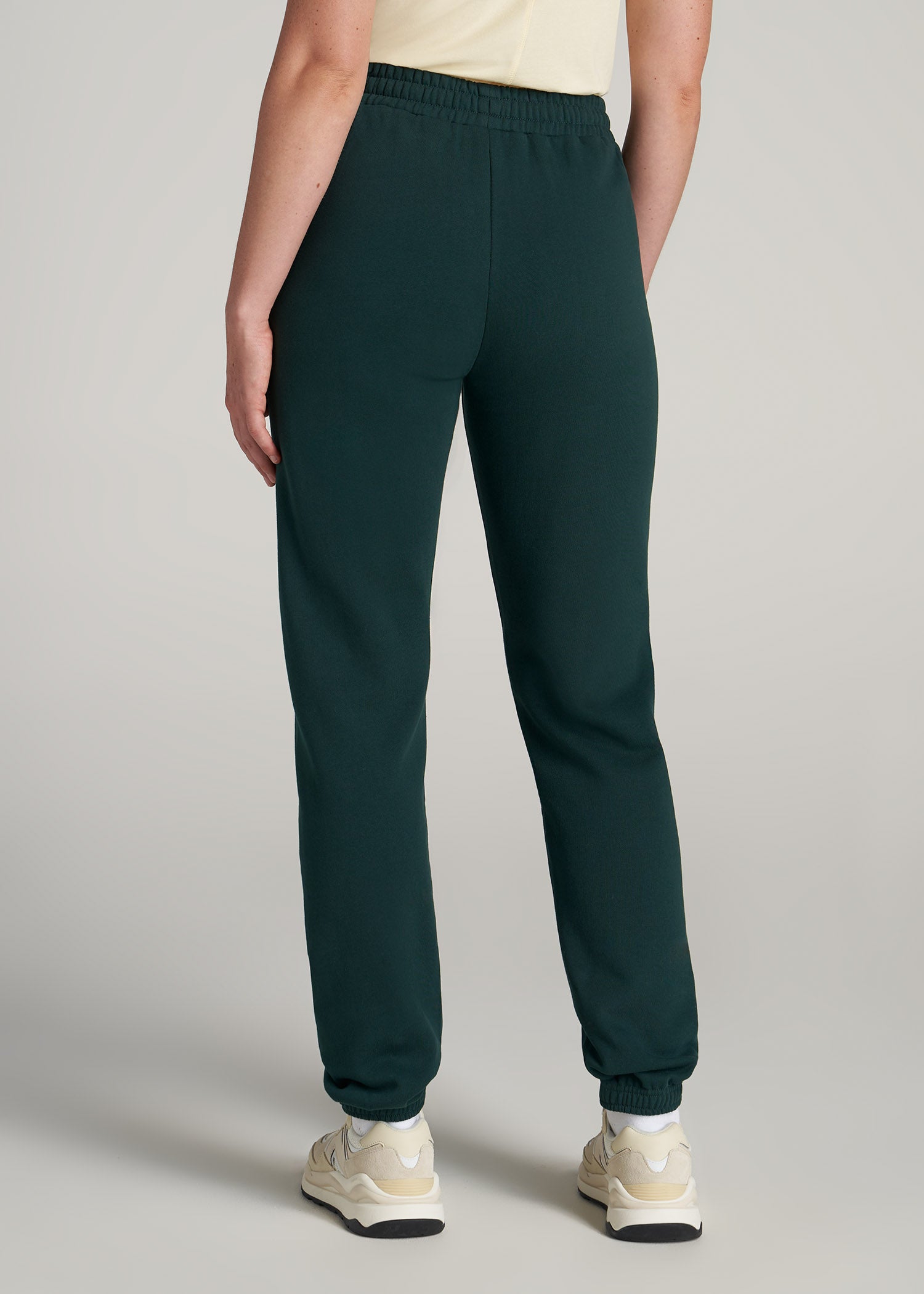 https://americantall.com/cdn/shop/products/American-Tall-Women-WKND-Fleece-Relaxed-Sweatpants-Emerald-back_1946x.jpg?v=1660591574
